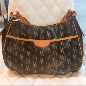 ✨SOLD✨Dooney & Bourke Leather Shoulder Bag